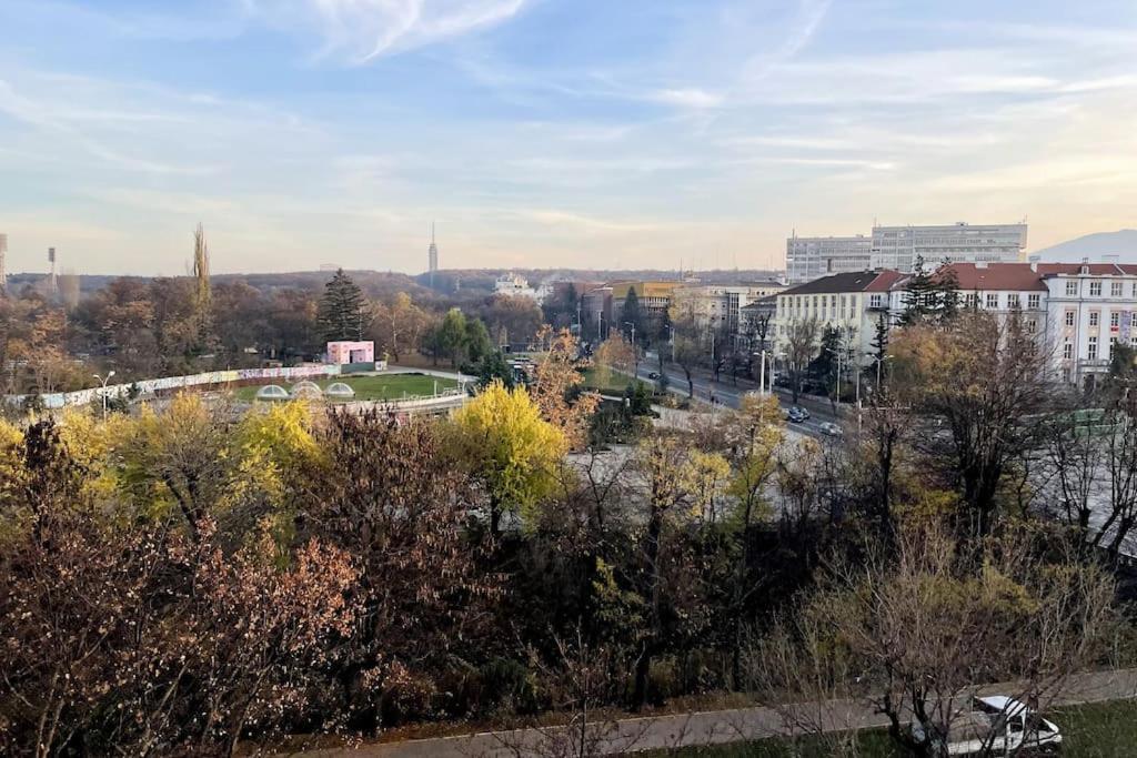 Borisova Garden Skyline By Cosher Apartment Sofia